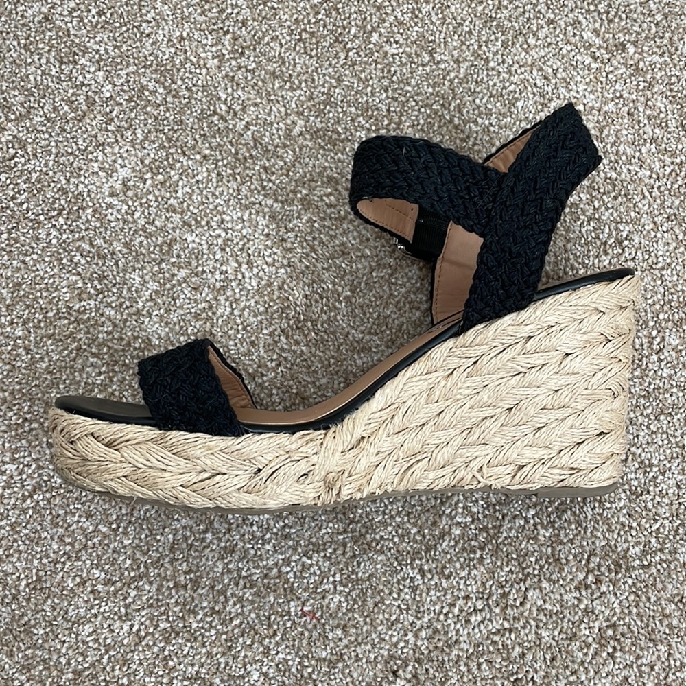 Steve Madden Like New Size 10 Platform Wedges. ~4… - image 3